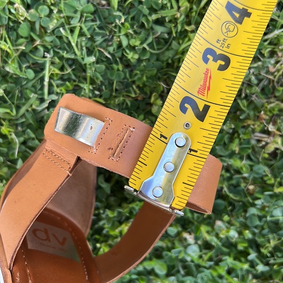 DOLCE VITA Two-Toned White Brown Leather Sandals - US 7 - Picture 15 of 15